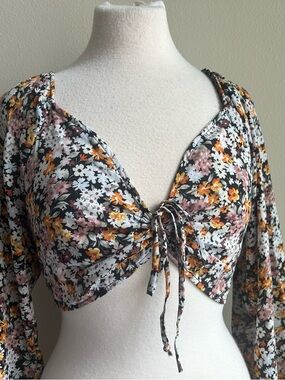 Floral Ruched Tie-Front Crop Top - Black Multi